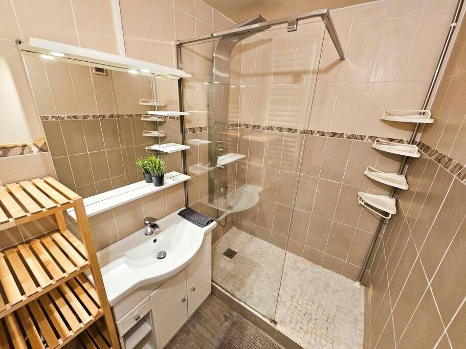 Le Bergson 3 Chambres Stationnement Gratuit Saint-Etienne  Ngoại thất bức ảnh